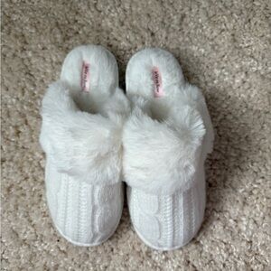 Cable Knit Faux Fur Slippers